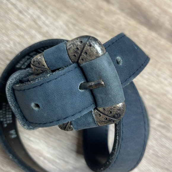 Vintage Belt Dark Grey Nubuck Leather Pewter Toned Western Buckle Size M - Picture 3 of 7